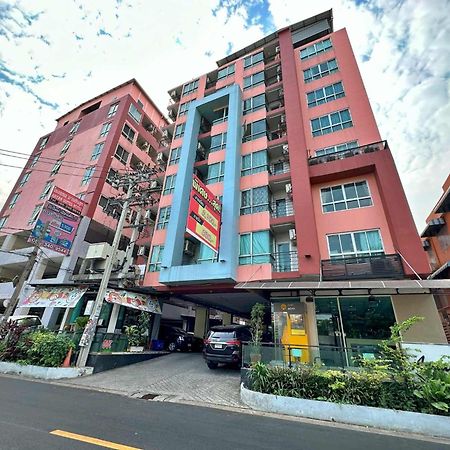 Aryan Suites Hotel Банкок Екстериор снимка