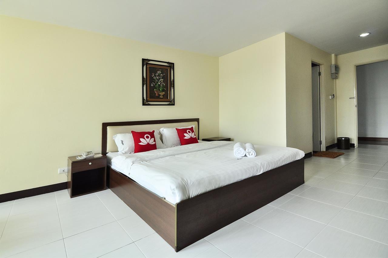 Aryan Suites Hotel Банкок Екстериор снимка