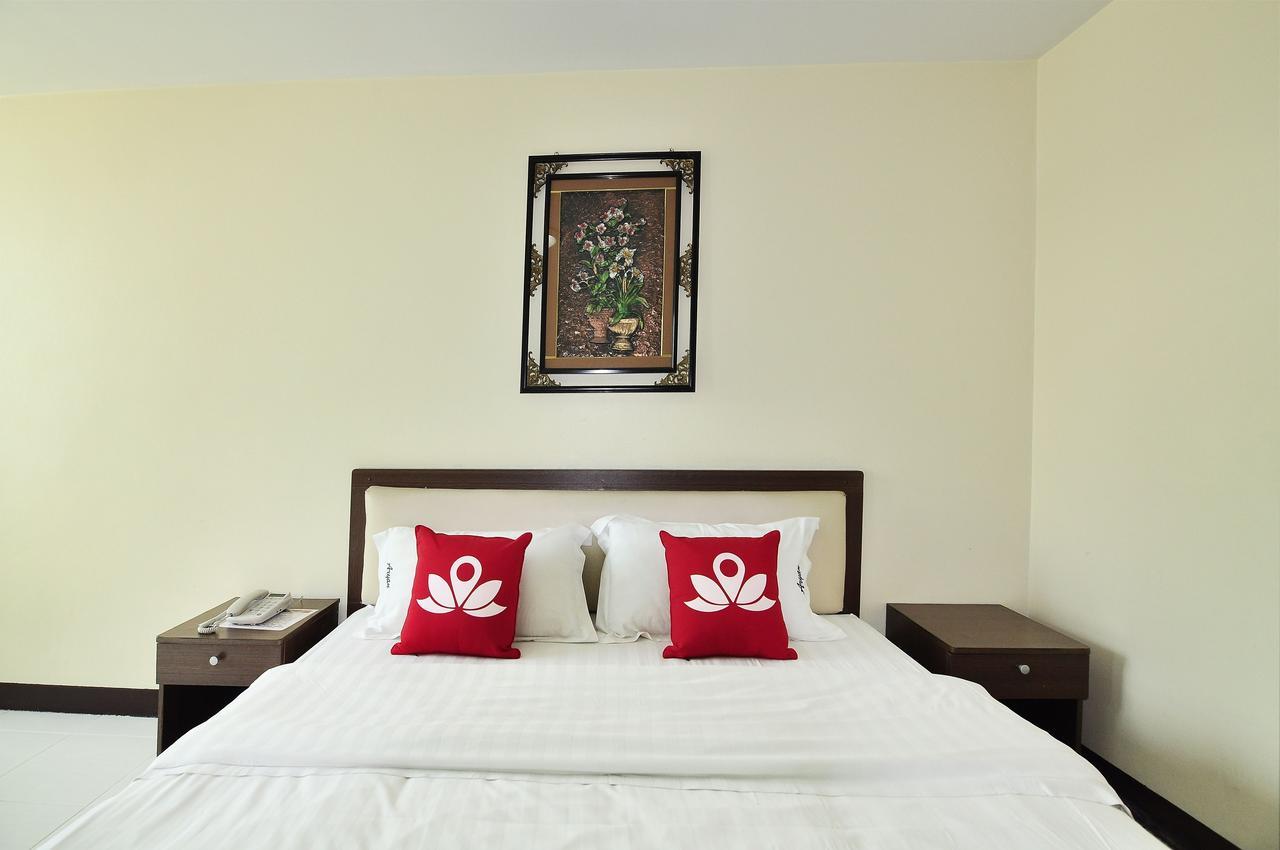 Aryan Suites Hotel Банкок Екстериор снимка