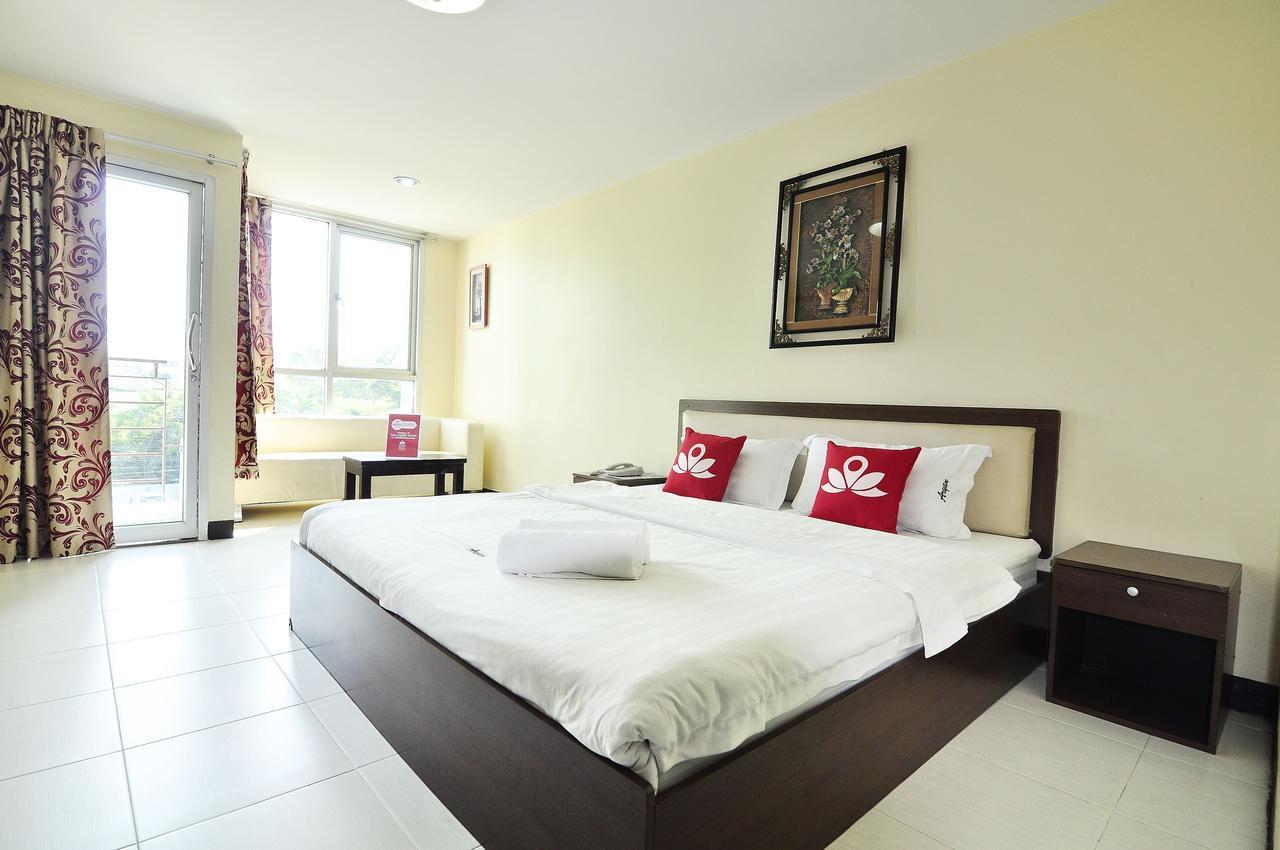 Aryan Suites Hotel Банкок Екстериор снимка