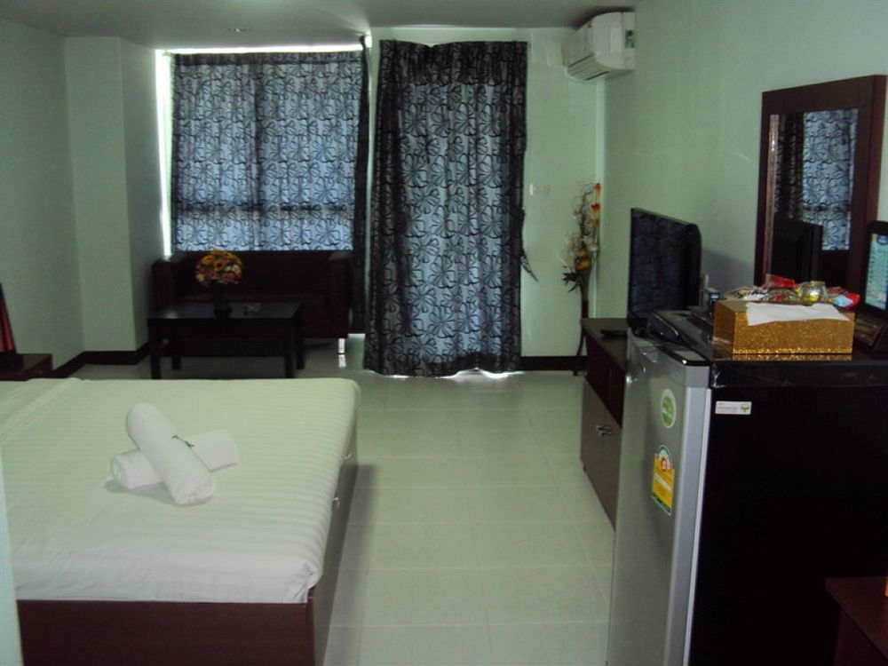 Aryan Suites Hotel Банкок Екстериор снимка