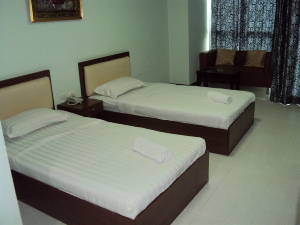 Aryan Suites Hotel Банкок Екстериор снимка