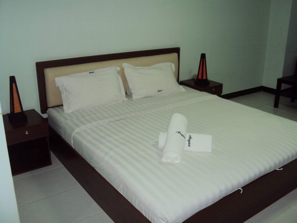 Aryan Suites Hotel Банкок Екстериор снимка